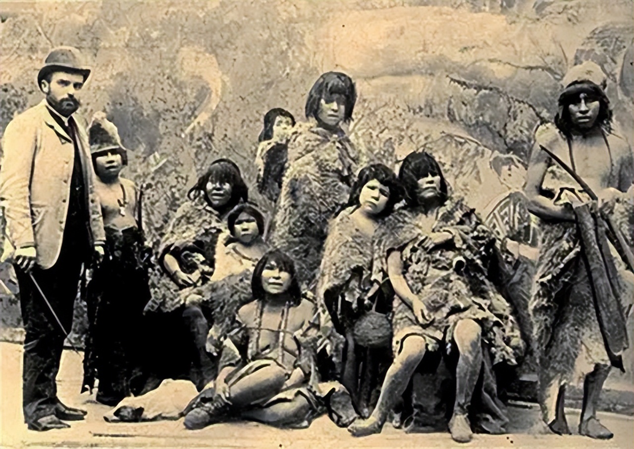 动物把人类关在笼子当宠物,把人类关进笼子的动物园