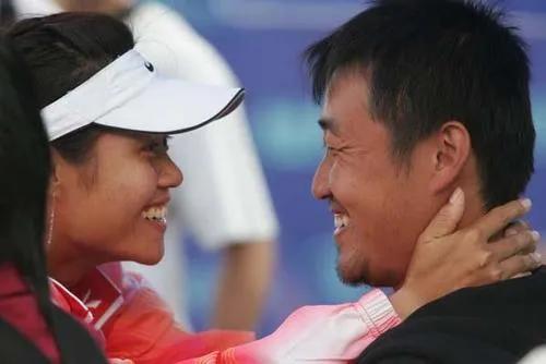 “网球天后”李娜：15岁爱上教练，24岁结婚，用前途赌他不会变心