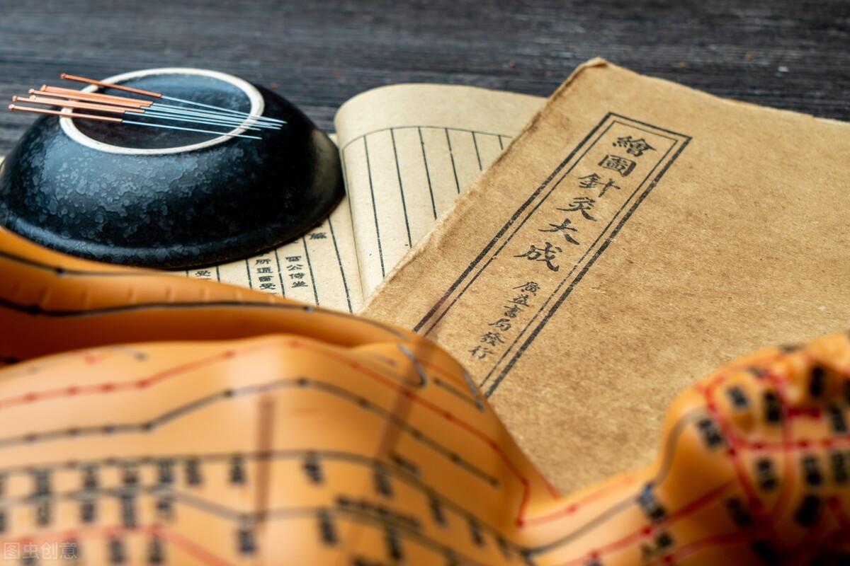 拔火罐吸出来的瘀血是毒素吗,拔完火罐后背上吸出来的瘀血