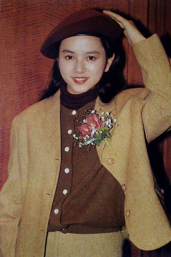 浪漫复古港风穿搭女,港风穿搭女复古时髦气质