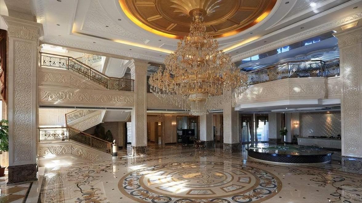 五旬老汉冒充大师骗百名女子,五旬老汉自称得道高僧