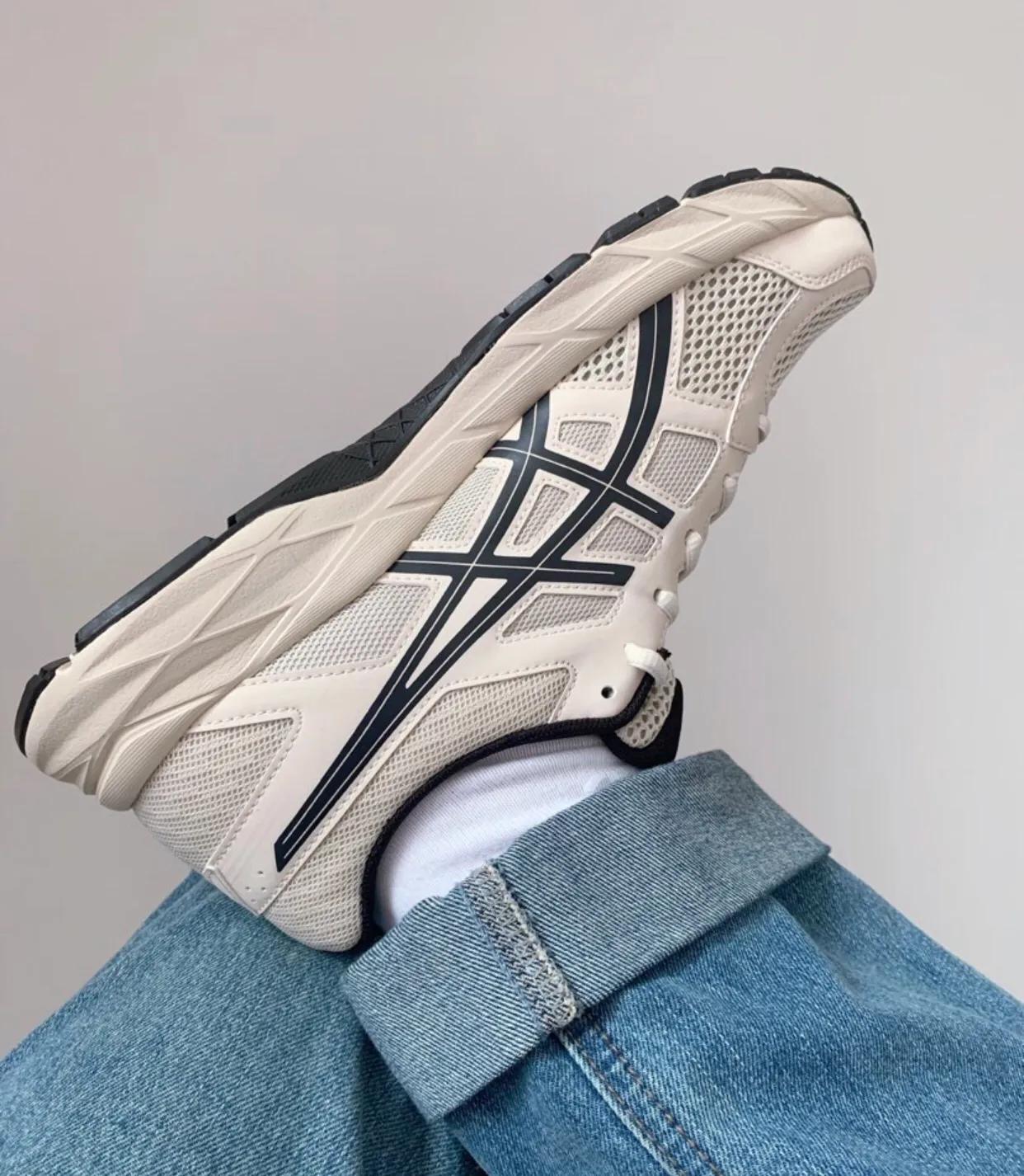 亚瑟士和鬼冢虎是一个品牌吗,亚瑟士跟鬼冢虎是同一个牌子吗