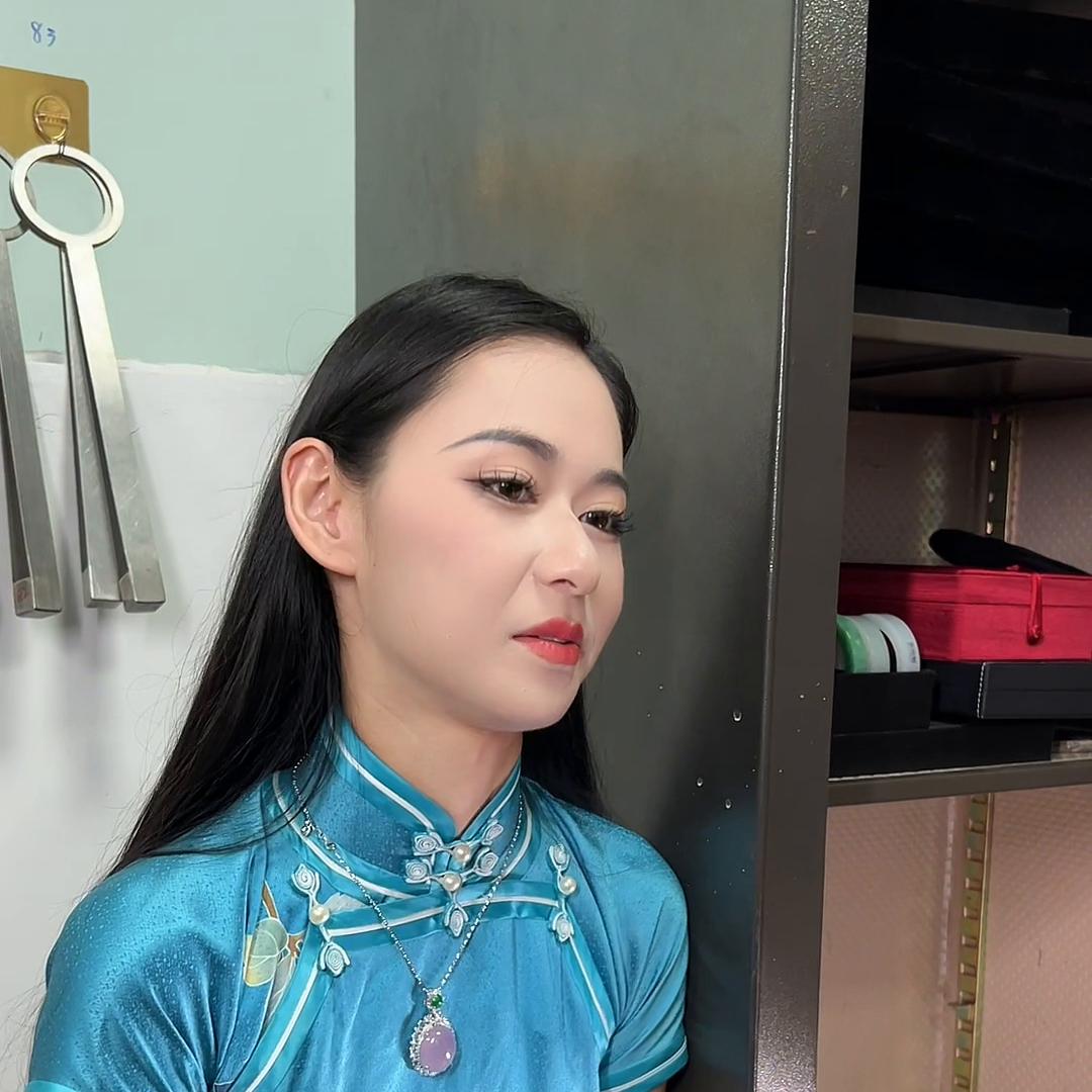 姐妹们都说平时给你们看的不给力，今天给你们看点硬货！#...