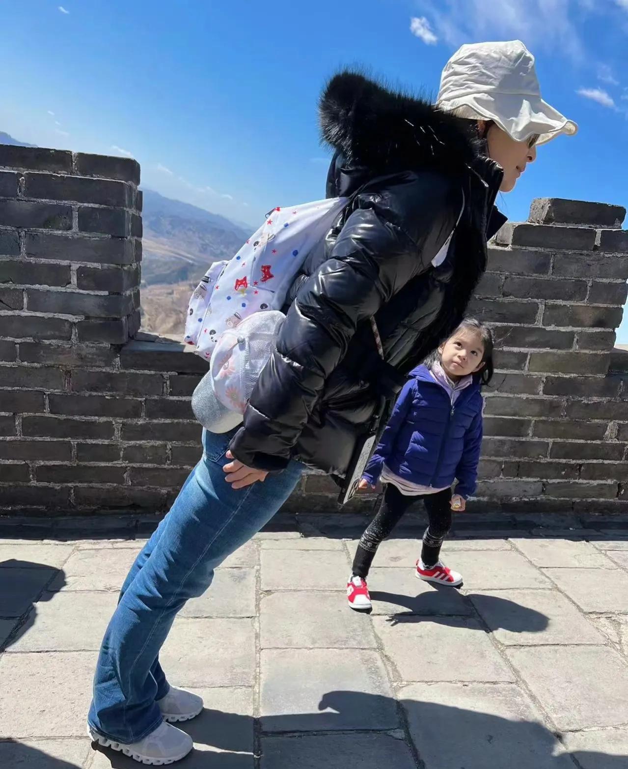 郭晶晶高定,郭晶晶穿高跟鞋背爱马仕