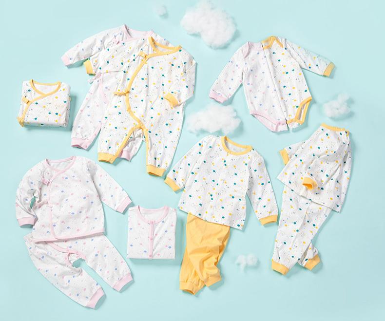 冬天新生儿衣服怎么准备最实用,新生儿衣服要怎么准备才合适