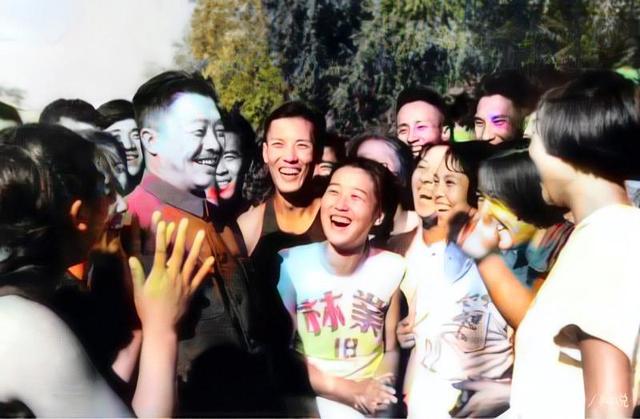 1964年毛主席命贺龙整治国足，贺龙只用一招，让国足踢到亚洲第一