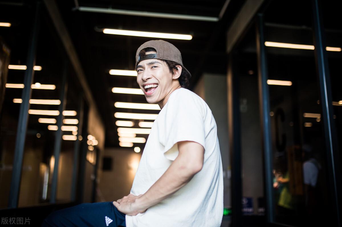 about关于什么,好像在找寻自己的路上越走越远