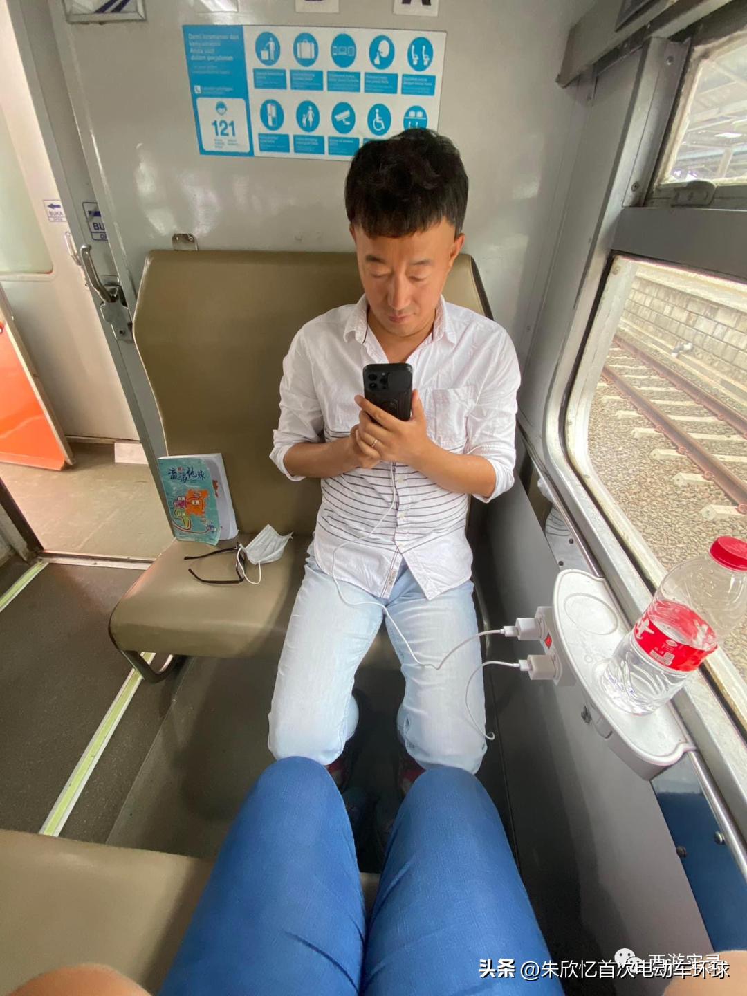 印尼进口中国火车车厢,印尼火车与高铁不一样