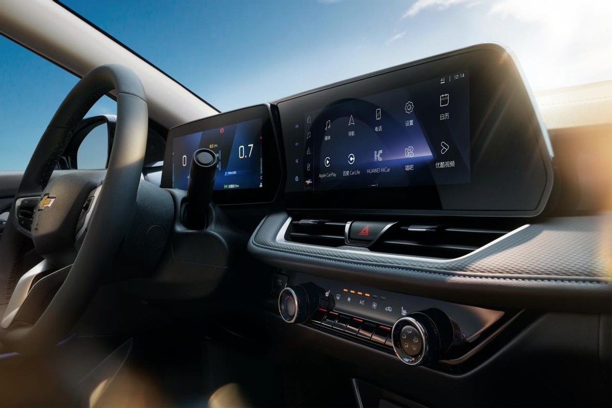 时尚动感家轿科鲁泽仅售5万多,新款科鲁泽二厢版售价