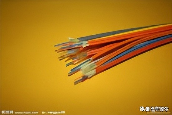 光导纤维的性能特点,光导纤维传输