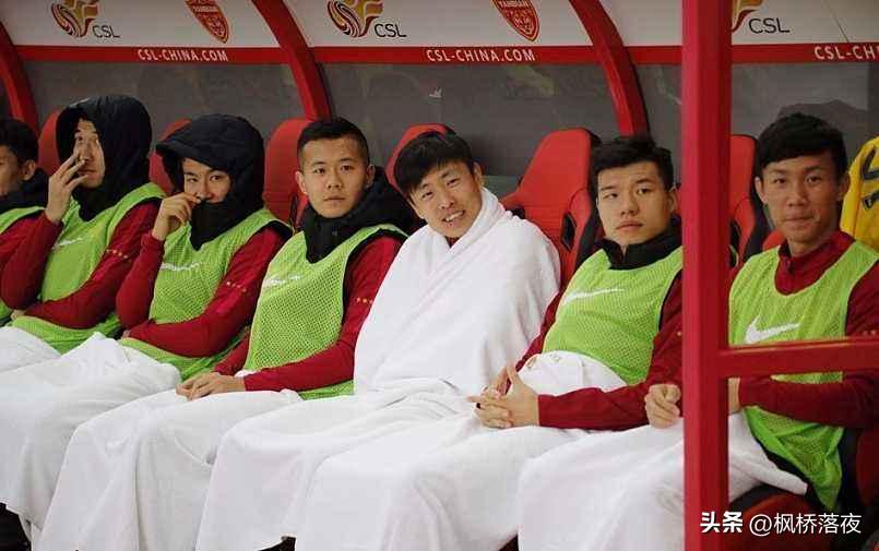 高速插上不停球一脚世界波！25岁飞翼再度闪光，恒大当初没用好他