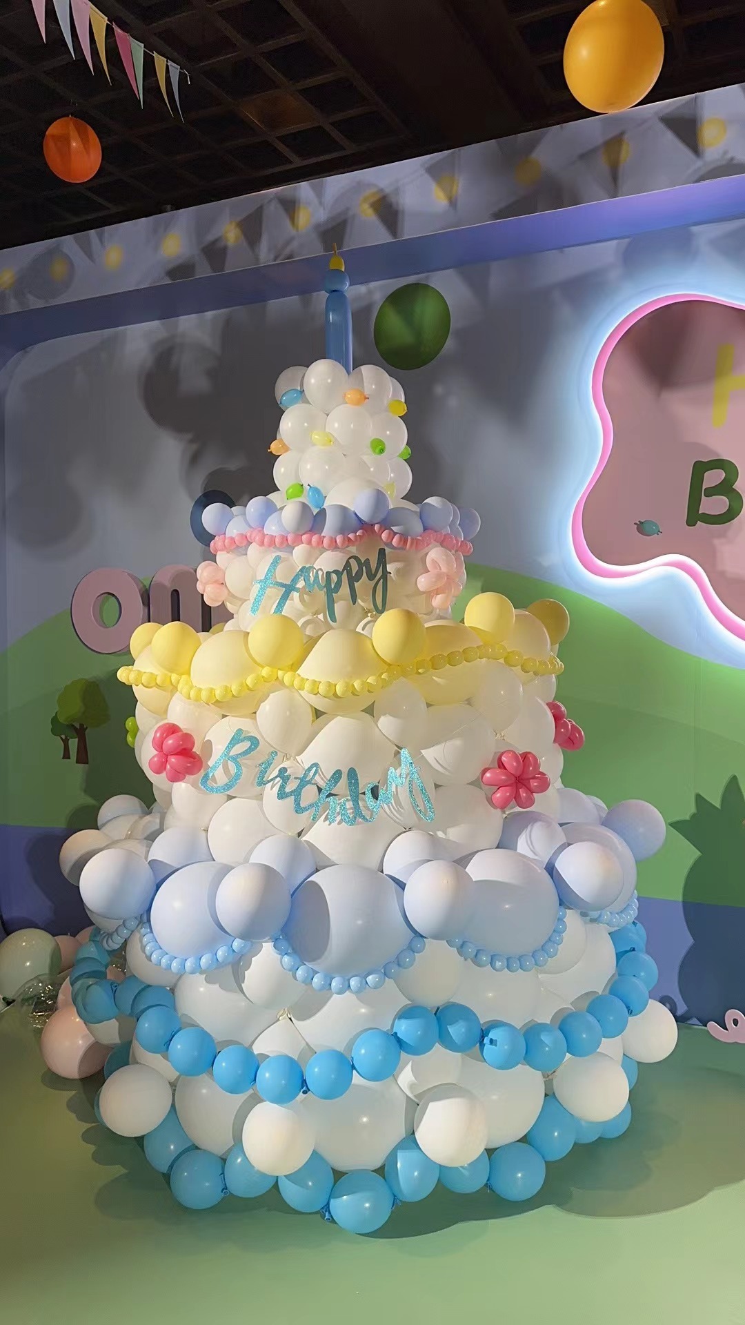 向佐夫妇参加家宴,向佐与郭碧婷甜蜜合照