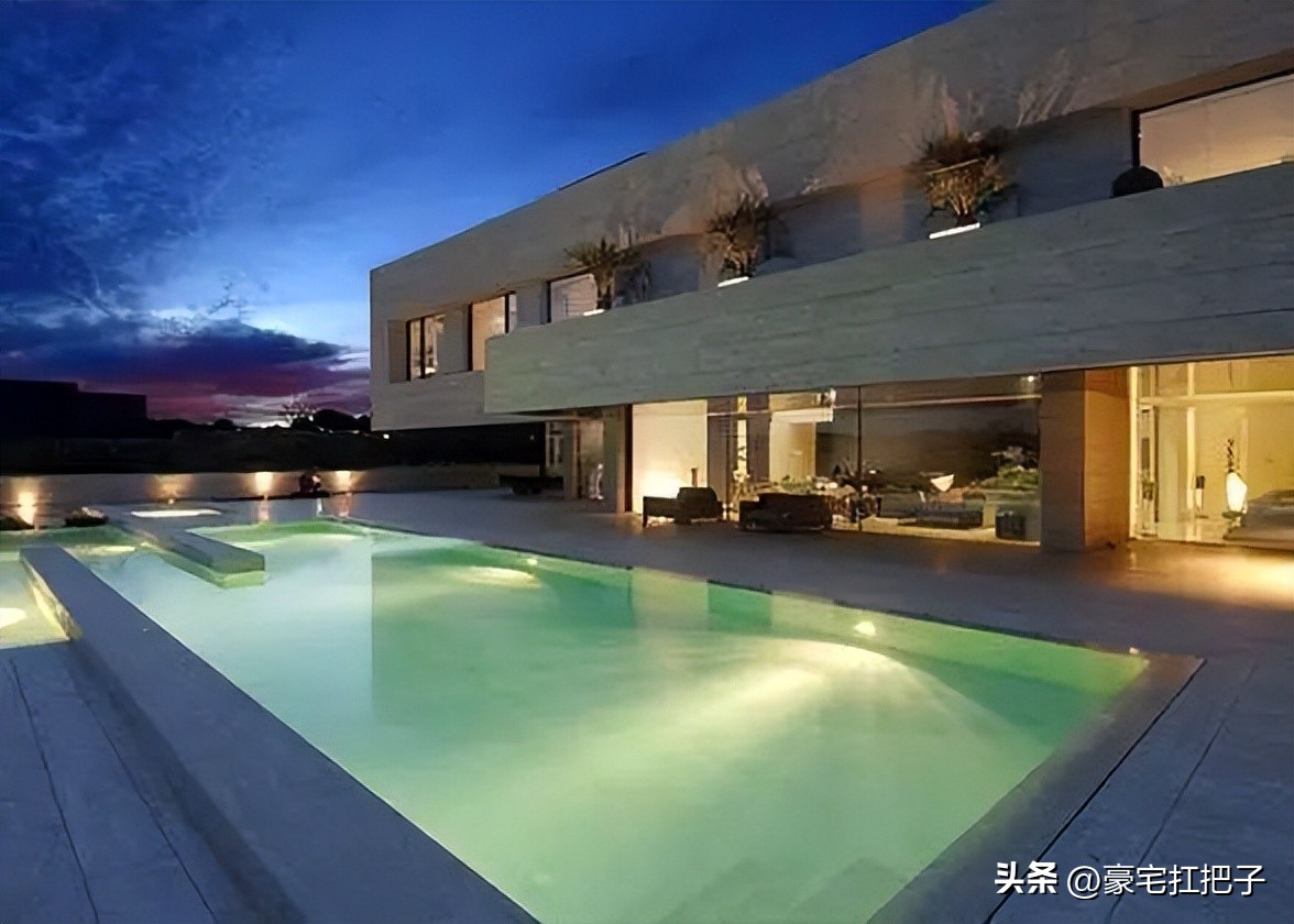 c罗1亿豪宅曝光,c罗的名车和豪宅