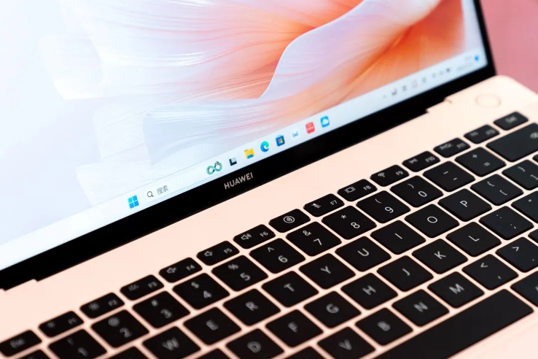 以微绒之美，探索智慧PC的通感时代