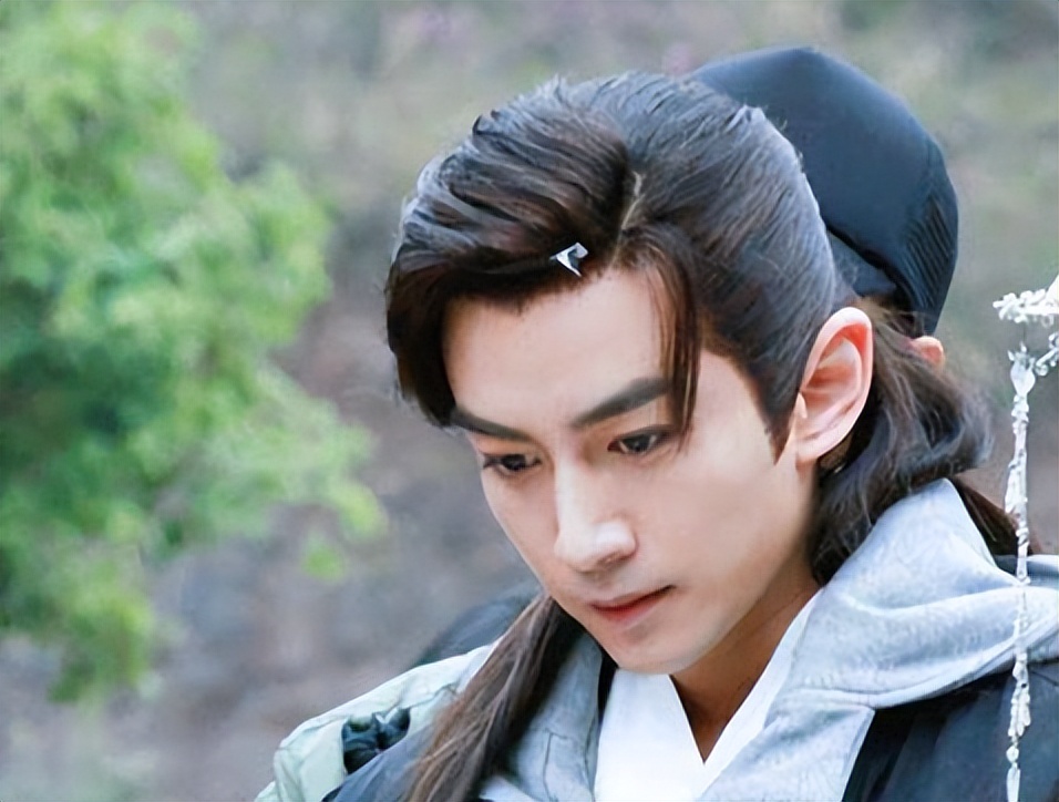 把戏子捧上天，四年赔光63亿，华谊兄弟大裁员背后，是娱圈的悲哀