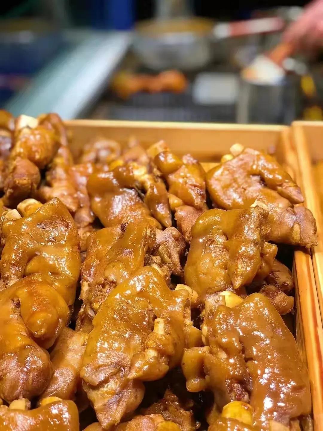 吃货们千万不要错过的昆明美食街,昆明翠湖公园附近美食街