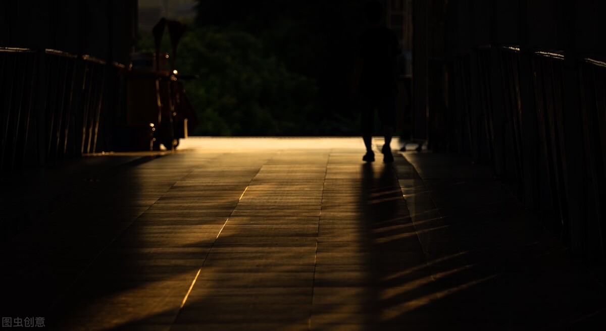 密接外卖员送65单，只吃一顿饭，为什么外卖小哥流调总是这么不幸