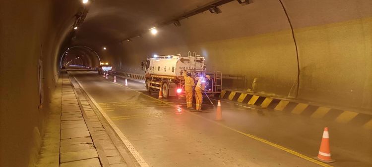 【“三抓三促”进行时】隧道清洗换新颜