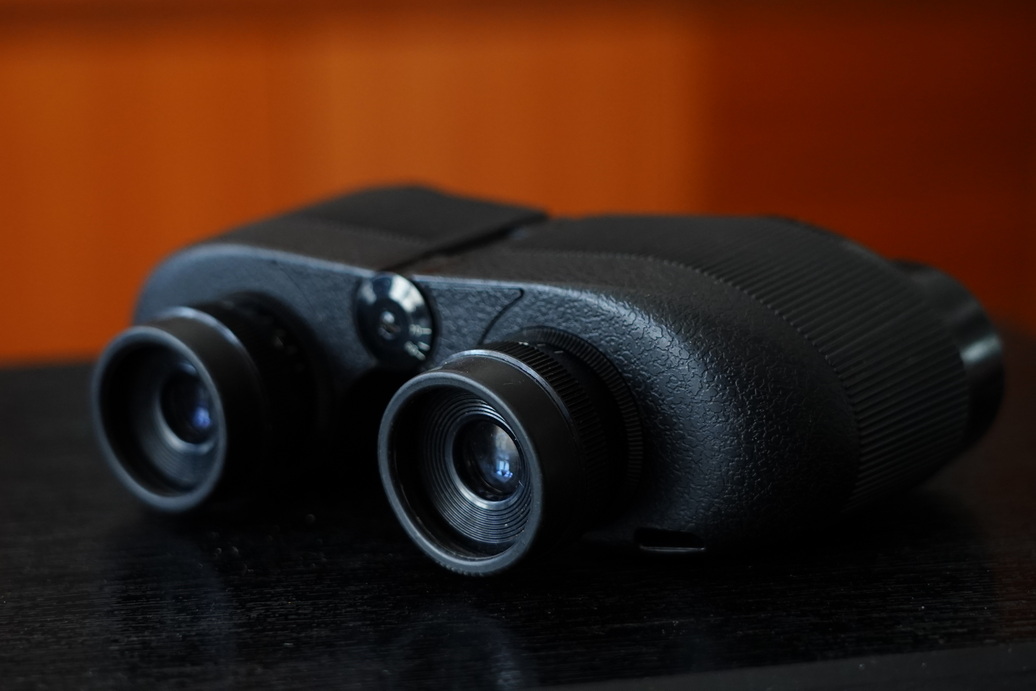 战争时期的老式军用望远镜,战争年代的18倍望远镜