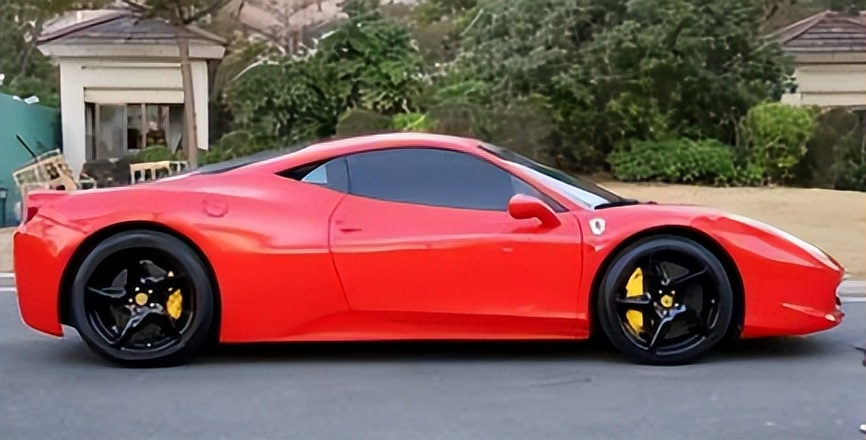 资本弃子唐嫣：获罗晋宠爱用四万手机壳，穿假货得罪苏芒遭封杀