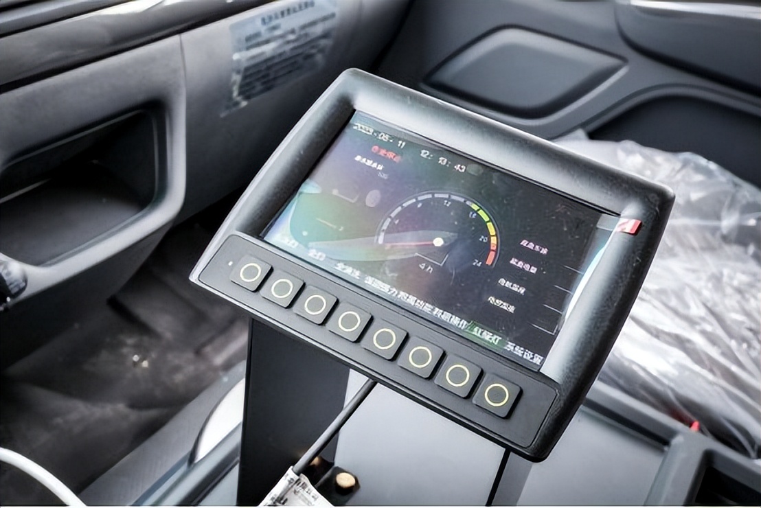 欧曼车配什么车桥,欧曼新车自卸车底盘