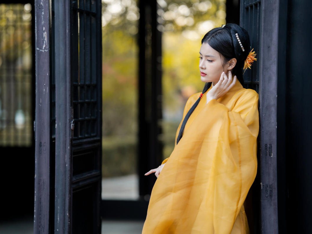 我依旧痴心在等待,你依旧狠心不来