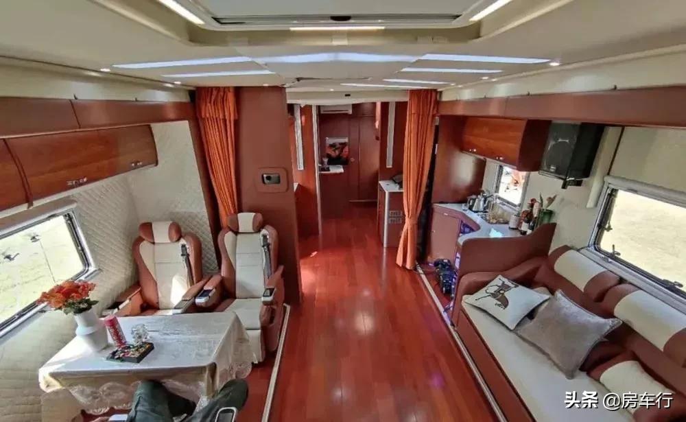 13万b型房车有几款可选,大通旅行家v90房车2021年