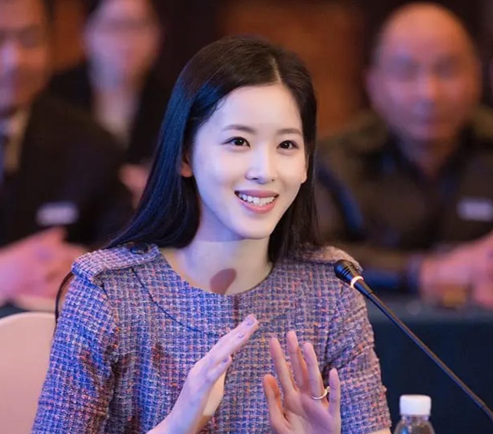 奶茶妹妹章泽天的逆袭之道,奶茶妹妹章泽天励志故事