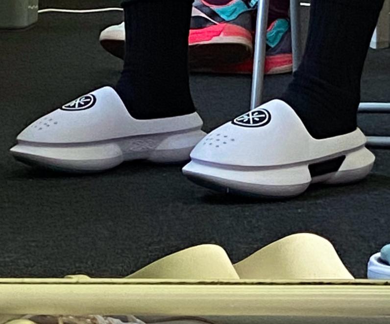 驭帅16v2与闪击9,李宁闪击第7代拖鞋