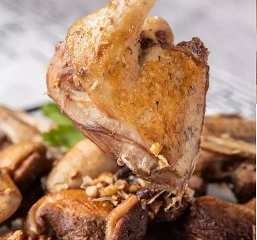 白斩鸭的做法大全家常菜,卤菜香辣白斩鸭怎么弄