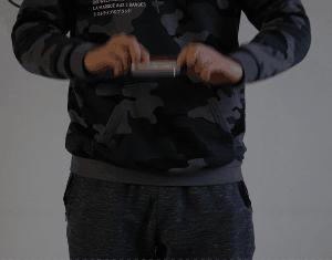 苹果透明探索版无线充电宝评测,网易无线充电宝vs麦多多