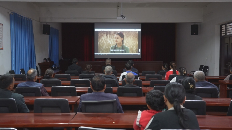 新时代新征程新伟业电视剧片段,和田人讲述库尔班大叔事迹