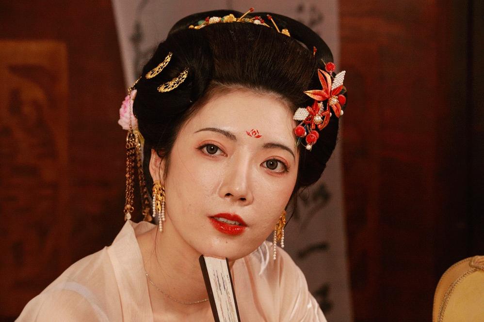 *瓶金**梅第35章：西门庆：和寡妇相亲，我是专业的，看我一招拿下她