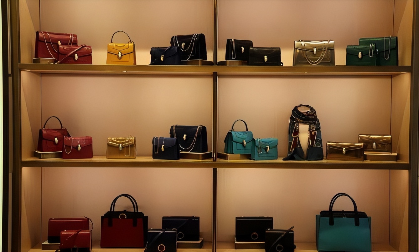 摆地摊、卖二手包的亿万富豪:姚君达的洋葱学让他从潮底翻上浪尖