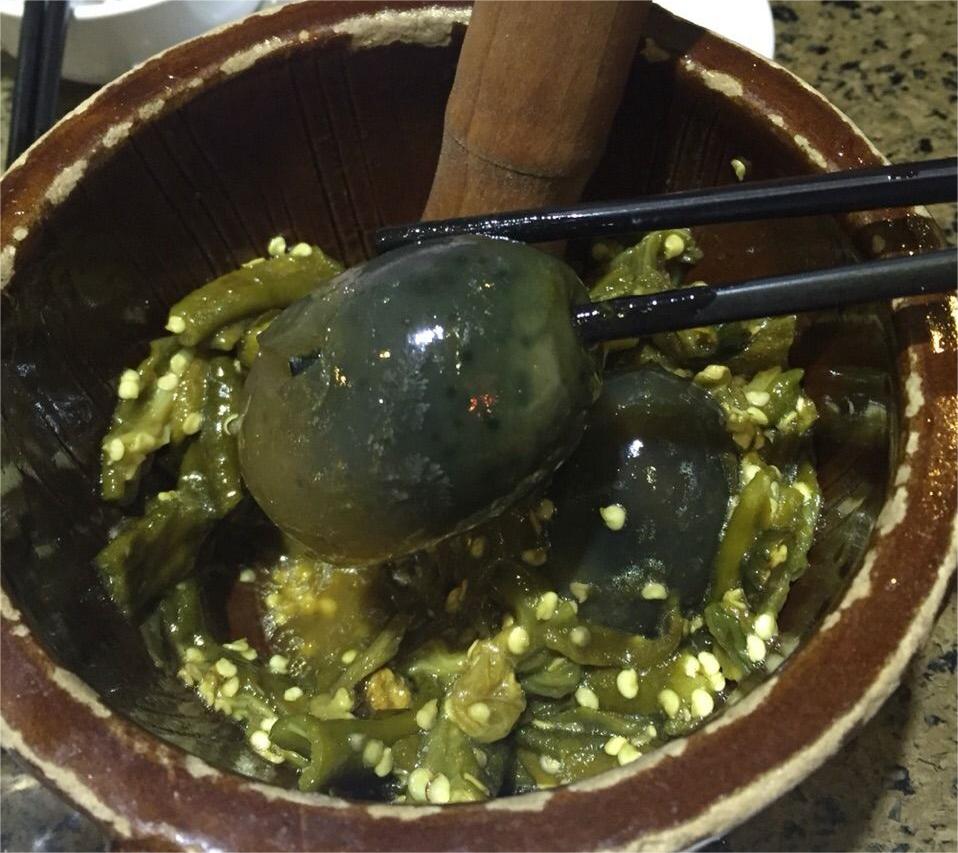 我国湖南的“争议很大”的5大美食，当地人吃不腻，外地人冒冷汗