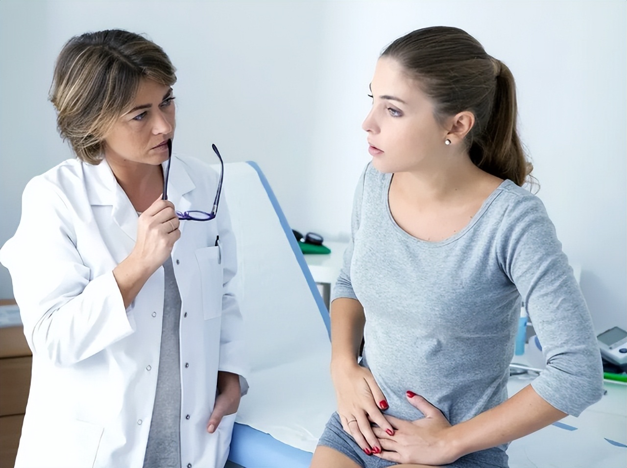 诡异的医学悬案：宫颈癌晚期病人散发臭味，接连熏倒23名医护