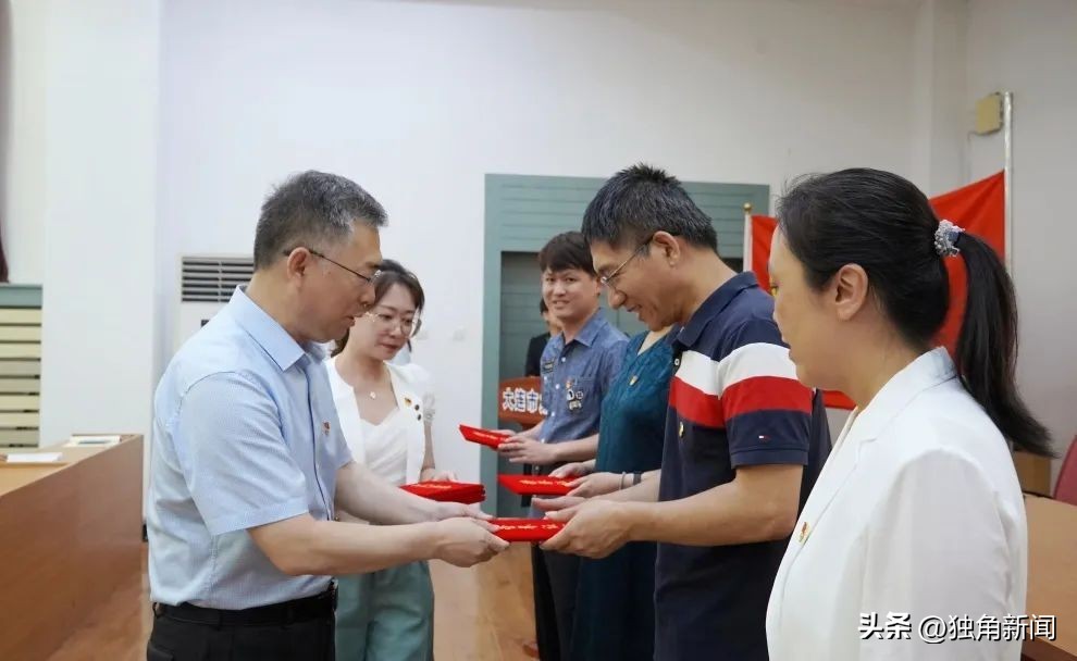 学习先进楷模主题党日活动学校,忆初心勤向学主题党日活动