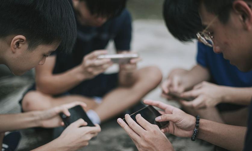 家有青春期孩子，家长在这5个方面千万不能妥协，务必要严管