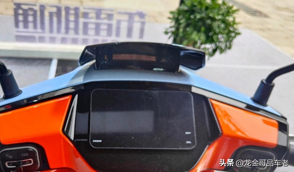 南方蒙娜丽莎150踏板测评,2023款南方蒙娜丽莎150复古踏板车