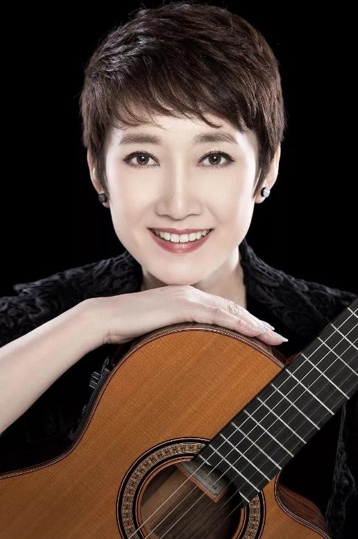 歌手成方圆年轻时候的照片,成方圆是80年代的当红歌星