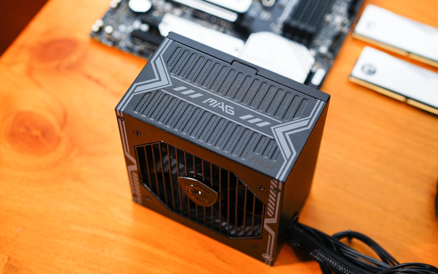 迫击炮b360主板固态散热片,b550迫击炮主板支持pcie4.0固态吗