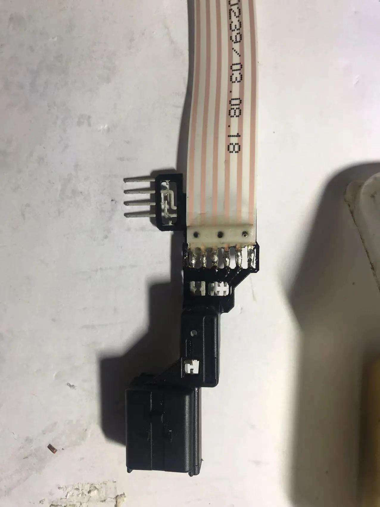 方向盘按键失灵气囊喇叭正常,喇叭不响气囊灯亮是怎么回事