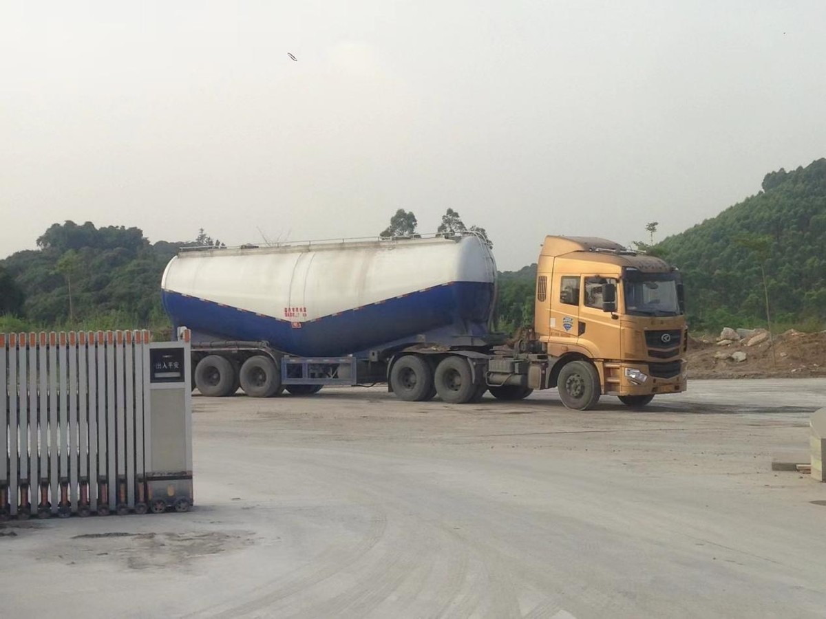 小镇故事脑瘫,小镇故事简介