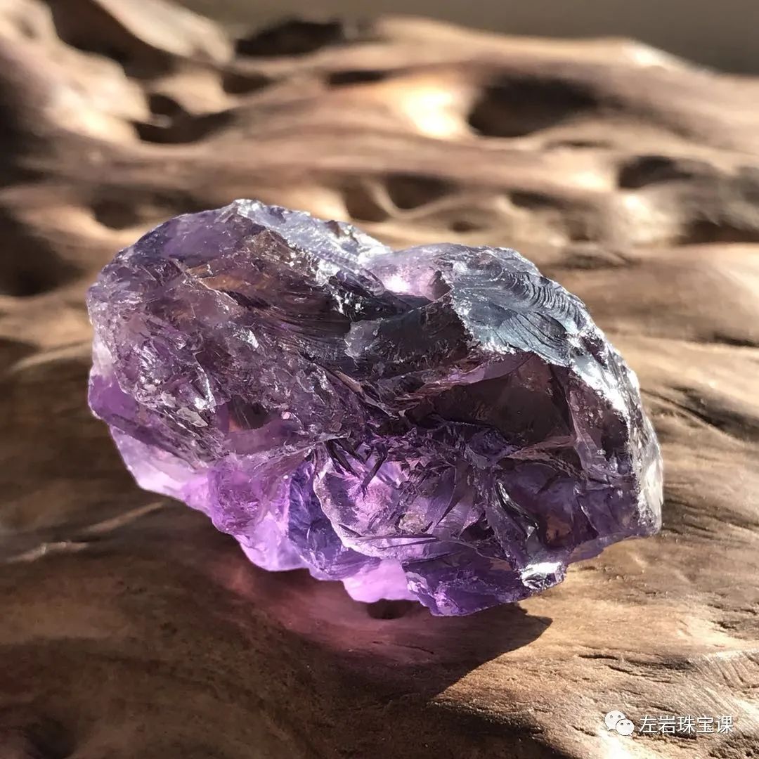 左岩的简介,左岩的最新图片