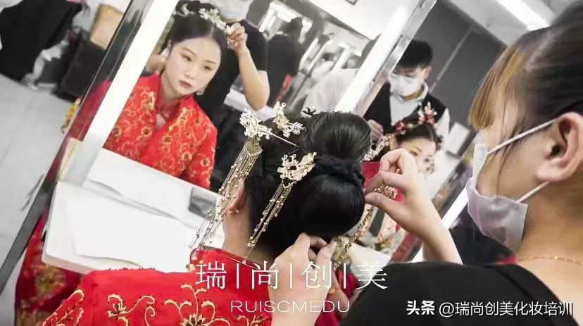 学化妆有前途嘛,学化妆能带来哪些价值