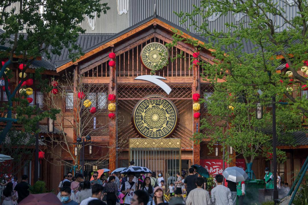 小精灵同款树屋绝了!遛娃的秘密基地,诗境家园里的度假圣地