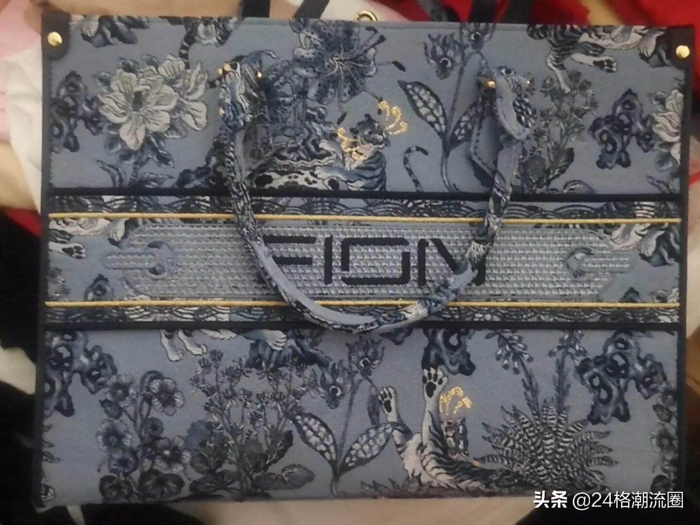 菲安妮托特包怎么样,菲安妮刺绣托特包