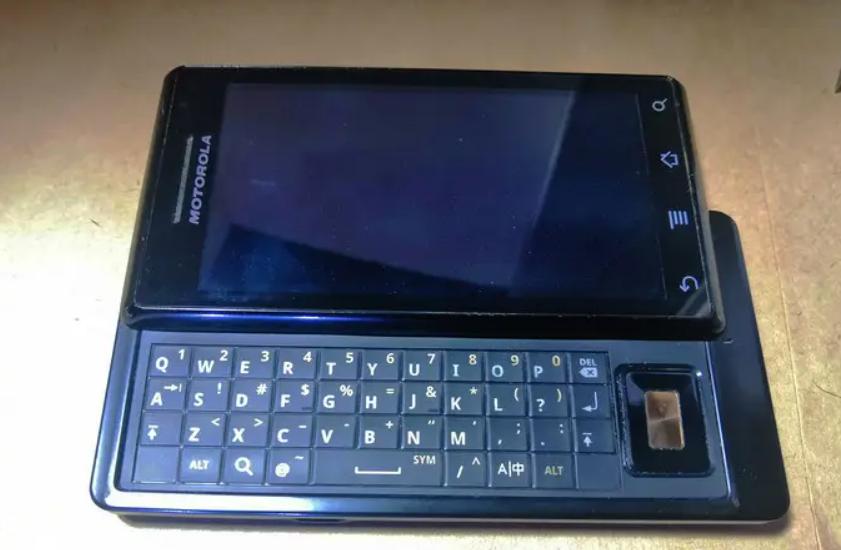 怀念以前滑盖手机,以前的侧边滑盖手机