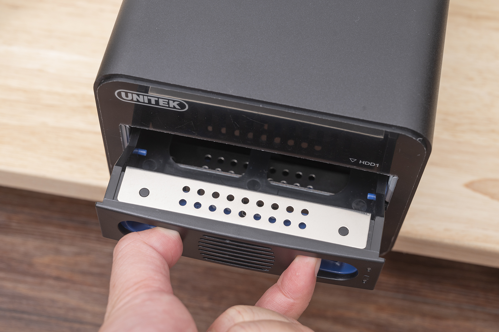 常用数据备份方式磁盘阵列,raid磁盘阵列到底哪个安全