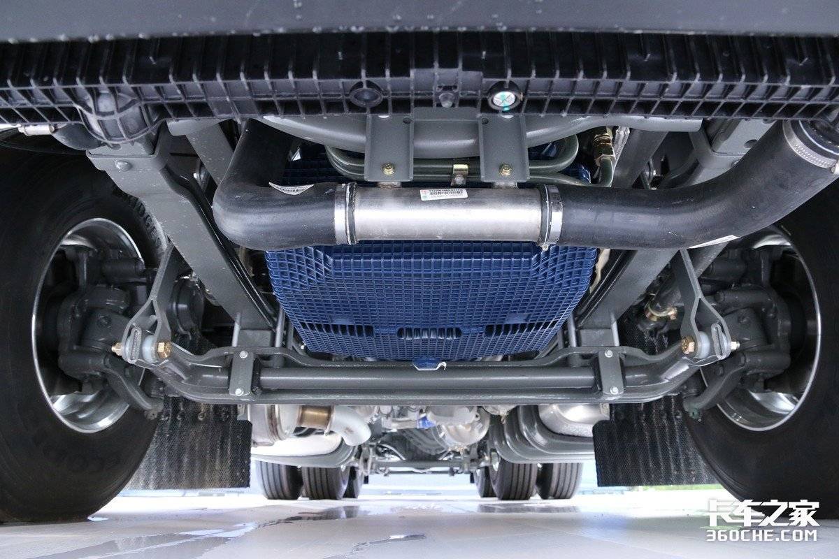 新款德龙x6000单驱,德龙x6000与汕德卡对比